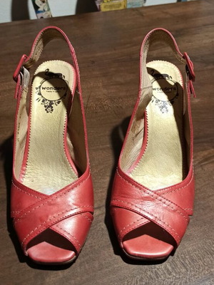 Wonders leather sandals used, red, 9 cm heel, size 38