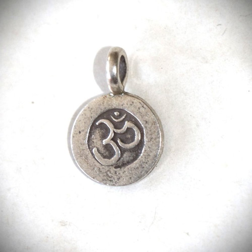 Sterling silver minimal ''Om'' pendant 925 new