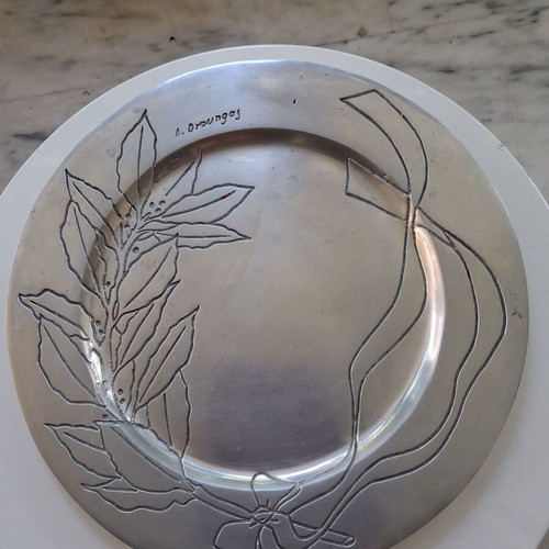 Decorative engraved plate by Achilleas Droungas for Intracom, 31 cm