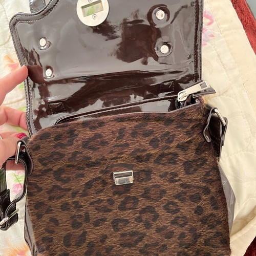 Crossbody bag with fur and patent leather like new brown