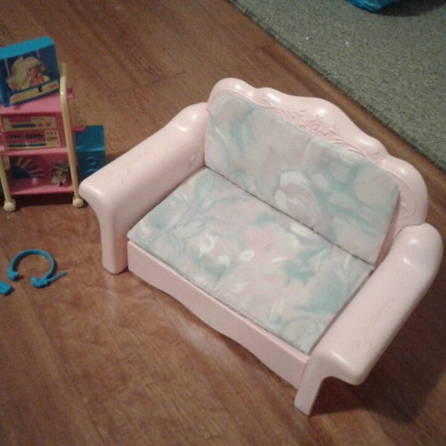 Barbie furniture like new, 2-in-1 bed-sofa and furniture