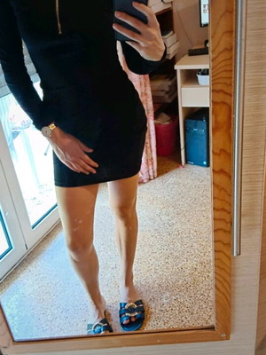 Short long-sleeve dress with zipper like new, black rib fabric