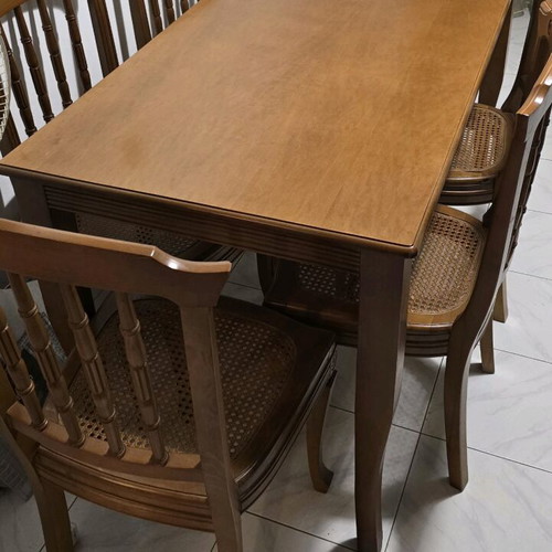 Kitchen dining set used with 6 chairs