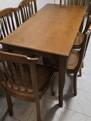 Kitchen dining set used with 6 chairs