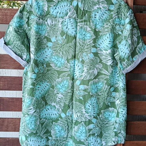 United Colors of Benetton Teen Shirt with Tropical Pattern Like New