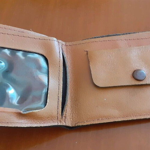 Leather wallet used, beige with 2 slots and coin pocket