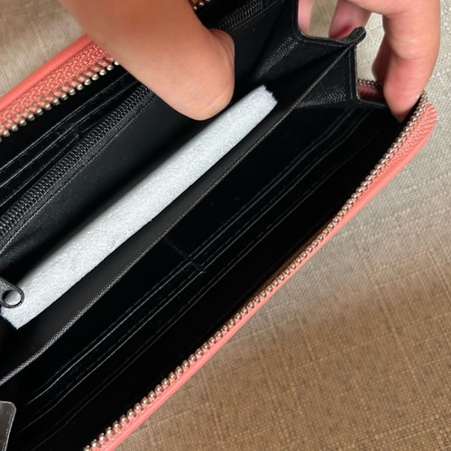 Women's wallet like new, red and pink with zipper