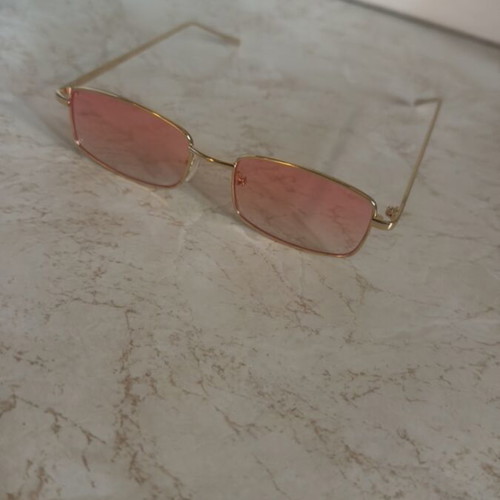 Pink sunglasses with gold frame like new