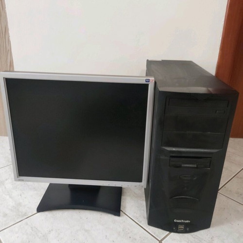 Υπολογιστής μεταχειρισμένος μαζί με οθόνη