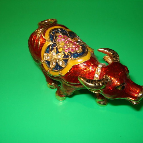 Decorative jewelry box Taurus like new