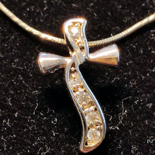 Modern cross like new stainless steel with 40cm chain