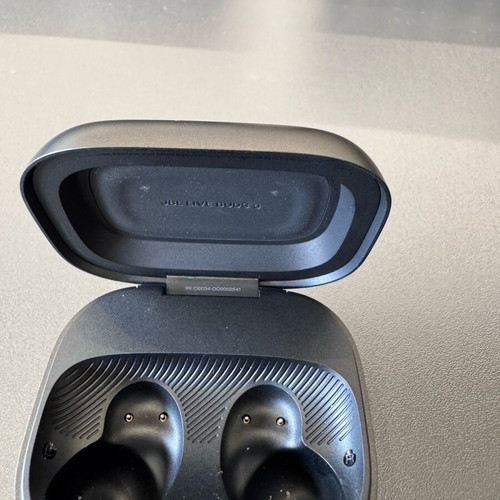 JBL Live Buds 3 Bluetooth handsfree earbuds new, black