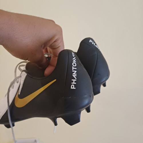 Nike Phantom football boots like new, size 42.5, black and white