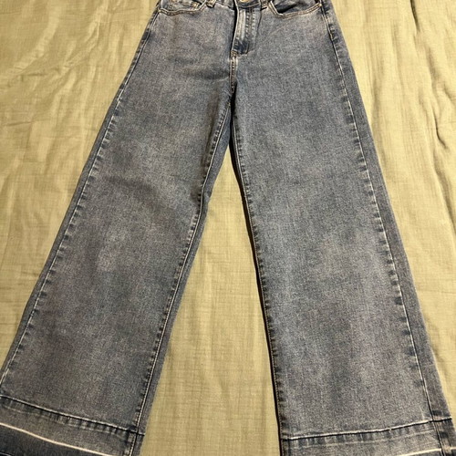 Wide leg elastic jeans like new, size small, blue