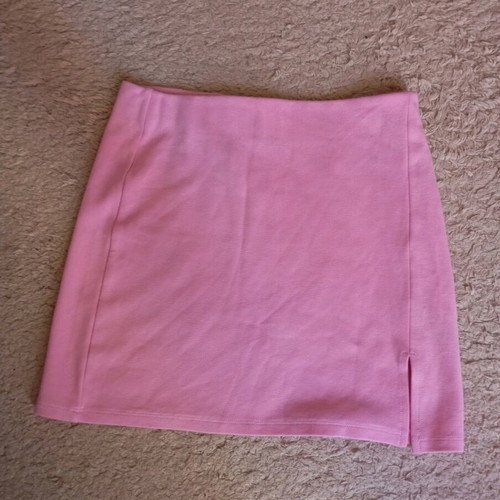 H&M pink skirt like new, worn twice