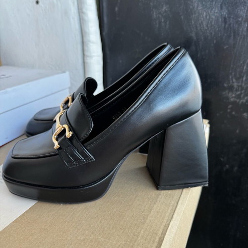 Loafers used with 6 cm heel black with gold buckle size 38