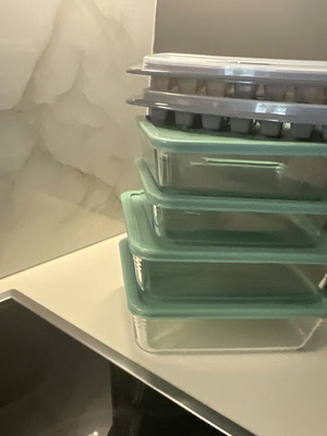Σετ δοχεία αποθήκευσης Pyrex σαν καινούργιο με θήκες για παγάκια