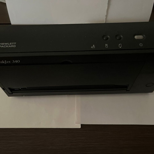 Hewlett Packart Desk Jet 340 portable printer like new