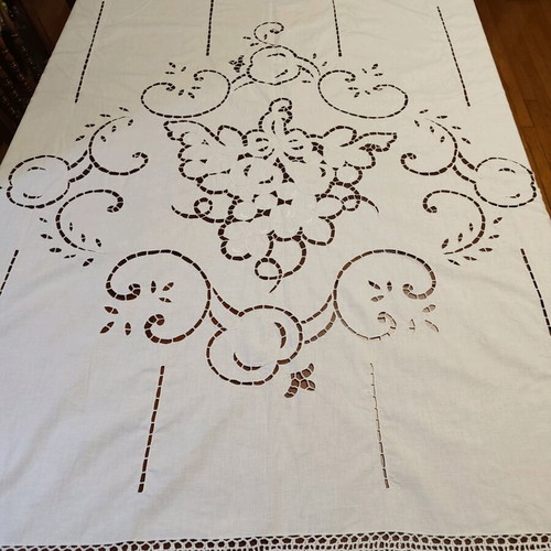 Handmade cutwork curtain like new 150x170 without tape
