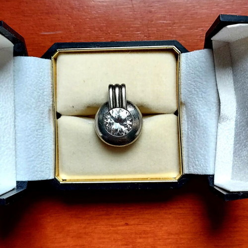 925 Silver Pendant with Zircon Like New