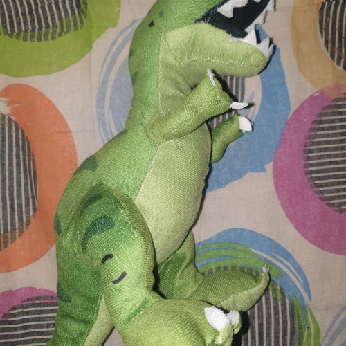 Plush dinosaur like new