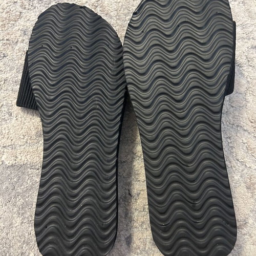 Elastic slippers size 40 new, black, lightweight and comfortable