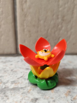 Kinder figure