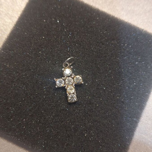 Silver cross 925 with white stones like new