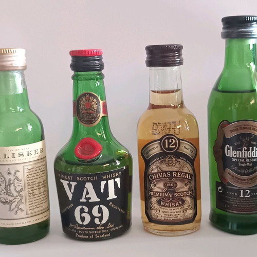 Whiskey miniatures pack of 8, 50ml sealed, new