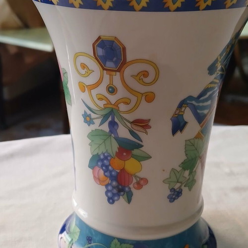 Porcelain vase like new with Exotic Horse design by Hutschenreuther