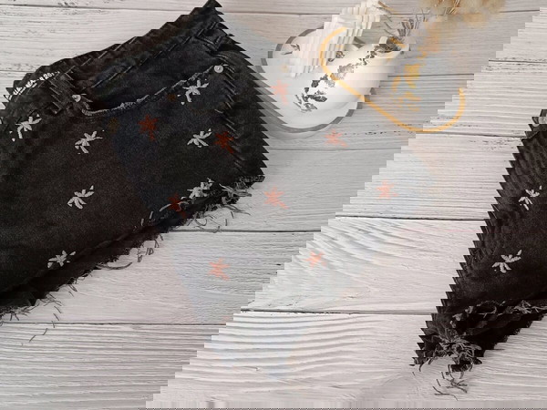 Γυναικείο S μαύρο σορτσάκι τζίν Pull&Bear με κεντημένα Φοίνικα