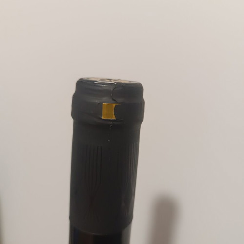Lefkadios Vartzami Vertzamo red dry wine sealed bottle