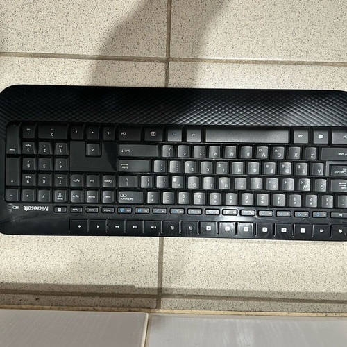Microsoft Wireless Keyboard 2000 (Model 1477) used with adapter issue