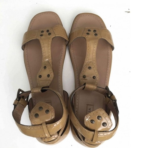 Alaïa leather patent sandals size 40 like new beige