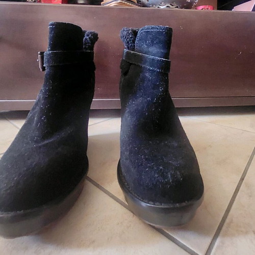 Ugg black platform ankle boots 11cm like new, size 39