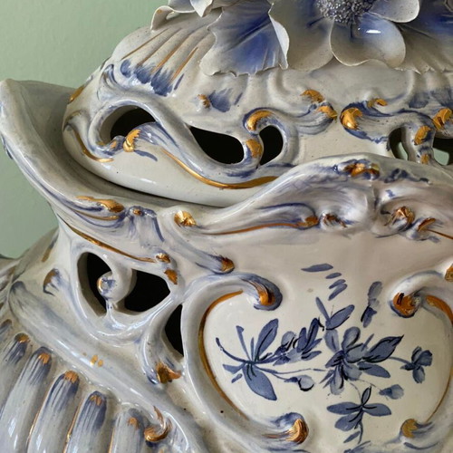 Porcelain soup tureen 1960 in like new condition