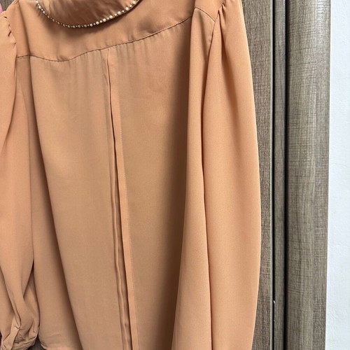 Shirt in excellent condition, medium-large