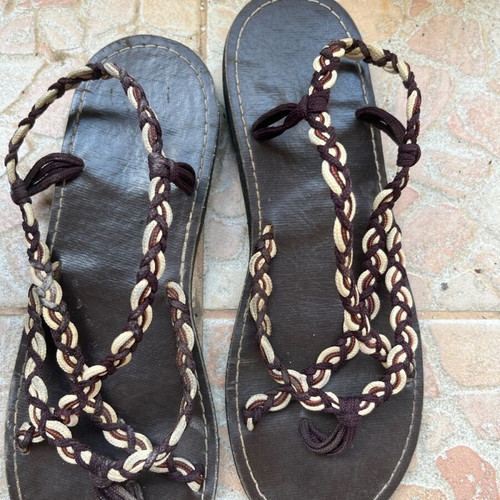 Sandals used with braided design, size 38 multicolor