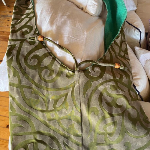 Crossbody bag like new, two-tone velvet texture gray and green