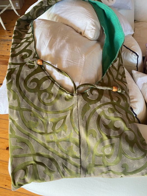 Crossbody bag like new, two-tone velvet texture gray and green