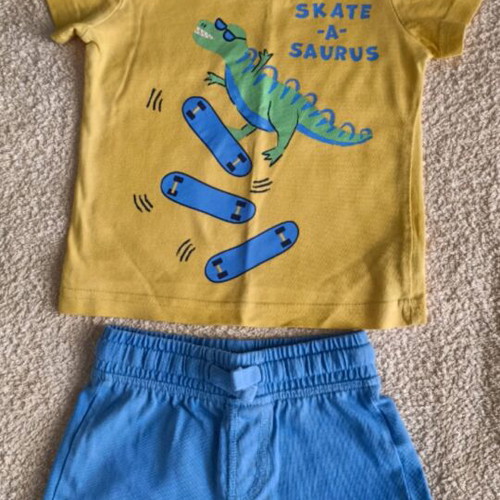 Summer set for boy 9-12m from Mothercare like new