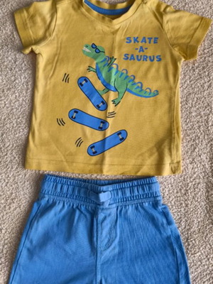 Καλοκαιρινό σετ για αγόρι 9-12m από Mothercare σαν καινούργιο