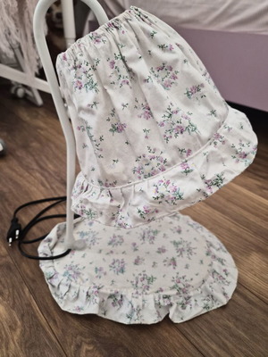 Vintage table lamp with floral ruffles