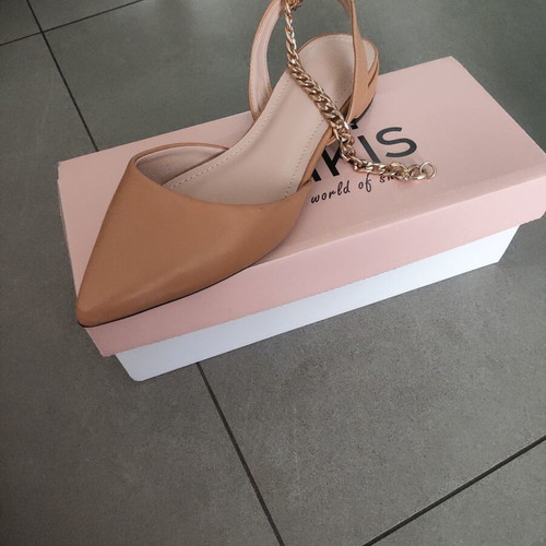 Bozikis ballerinas new, size 38, beige with gold chain detail
