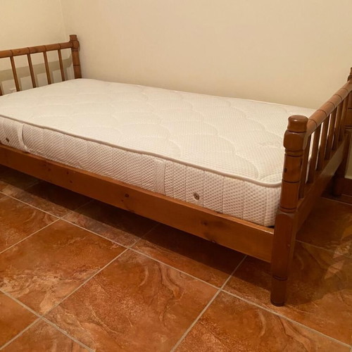 Wooden single bed with mattress like new, 0.90x1.90 m