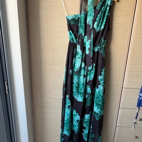 Dress with one shoulder and belt new, black and green