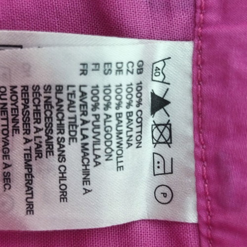 H&M fuchsia low-rise shorts like new, size Xsmall