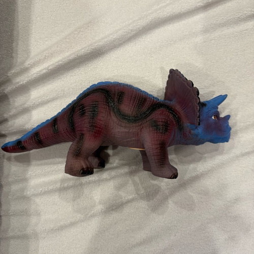 Plastic dinosaurs like new