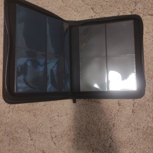 Toploader binder with 112 pockets, zipper, excellent condition