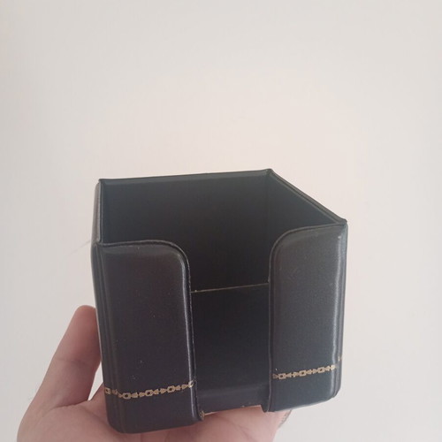 Note Cube used, in good condition